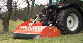 La trituradora BV 1800 trabajando en plantaciones frutales