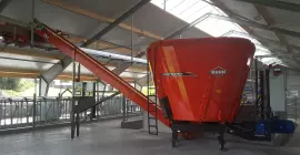 Vista del mezclador en puesto fijo CENTRAMIX en el interior