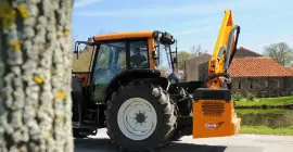 Segadora desbrozadora MULTI-LONGER GII 5057 P de KUHN: brazo recto con potente cinemática