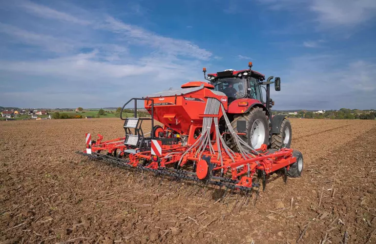 Sembradora MEGANT 602 R 