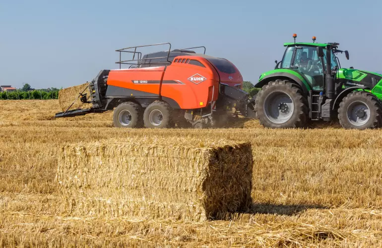 Darstellung der Großpackenpresse SB 1290 iD von KUHN