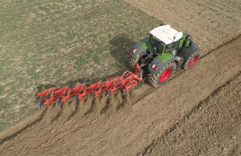 VARI-MASTER 183 6 cuerpos trabajando la tierra