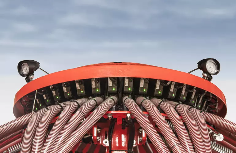 Luces trabajando de la sembradora ESPRO 