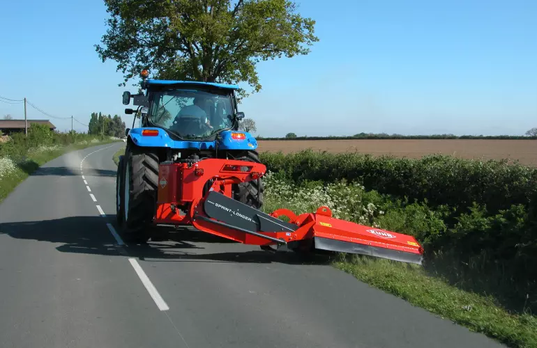 Segadoras para lindes SPRING-LONGER Serie 80 durante el trabajo