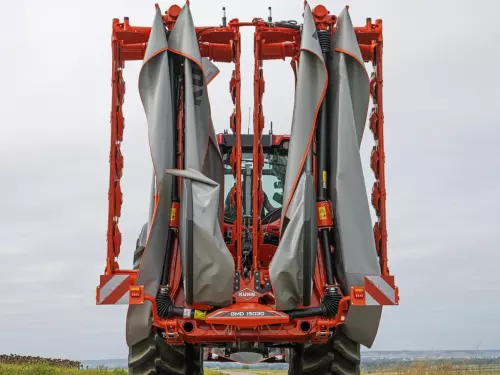 The GMD 15030 is perfectly suited to new agricultural practices such as controlled traffic farming (CTF) on a 14-metre track