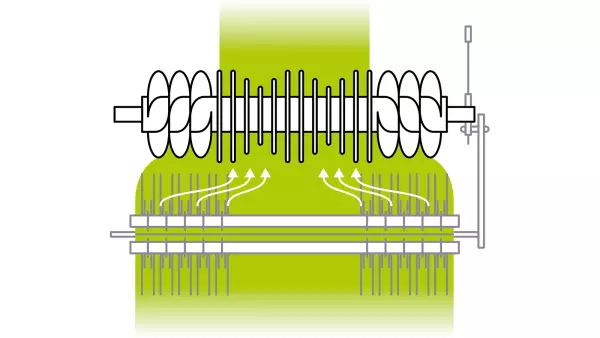 La corta distancia entre el rotor y los dientes del pick-up mantiene una circulación del forraje uniforme.