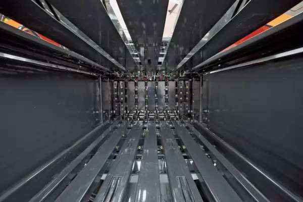 Con la cámara de empacado de 3,4 m de longitud de la SB, hay espacio suficiente para formar una paca perfecta.