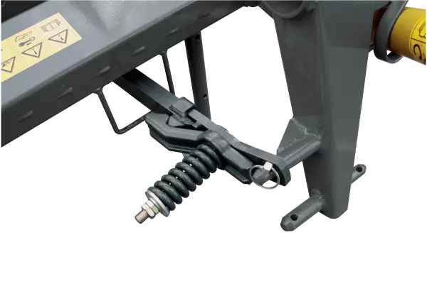 Al chocar con un obstáculo, la segadora se desplaza hacia atrás, absorbiendo el impacto.