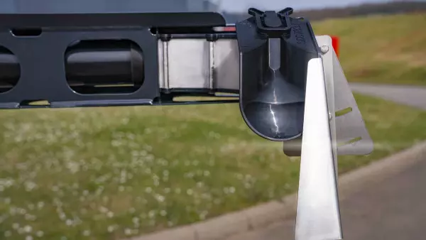 Deflector para lindes y difusor de abono