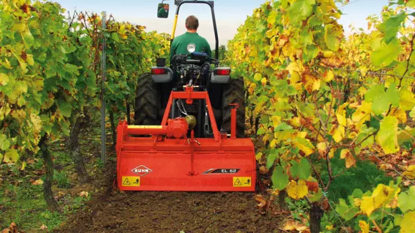 Desherbado mecánico en todas las condiciones con la fresadora rotativa EL de KUHN