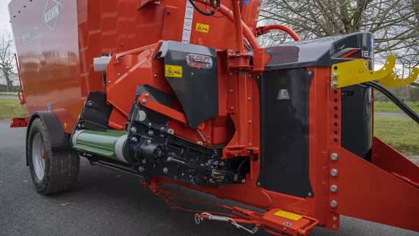 Cinta FLEXILIFT abatible e integrada en el gálibo de tu remolque mezclador PROFILE CL.