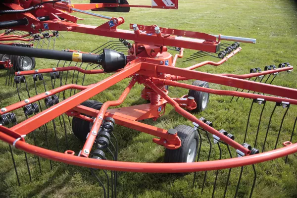 Articulación cardánica 3D de los rotores para adaptarse al terreno