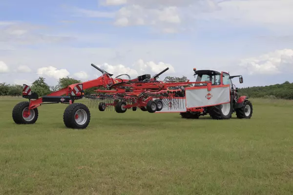 Posición de paso por encima de las hileras sin dañarlas con una distancia al suelo excepcional en los modelos GA serie 1030