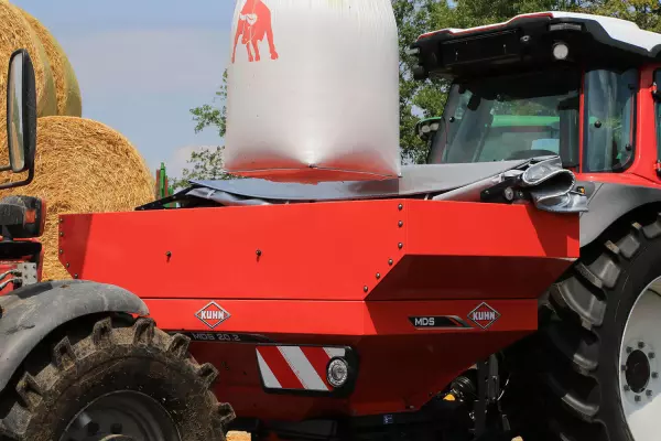 Tolva de 2000 L de capacidad para la nueva abonadora MDS 20.2 que facilita la carga mediante big-bags