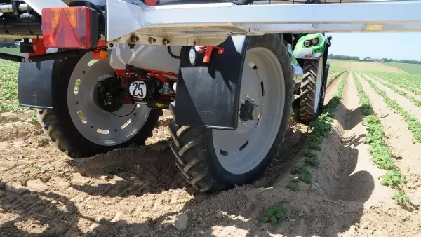 TRACK ASSIST para seguir las ruedas del tractor
