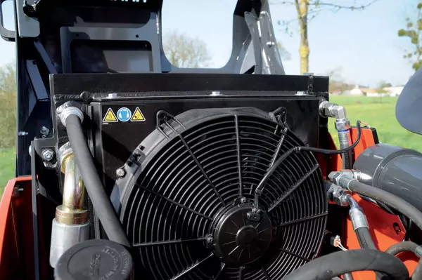 Refrigerador de gran tamaño en las segadoras desbrozadoras PRO-LONGER de KUHN: potencia constante