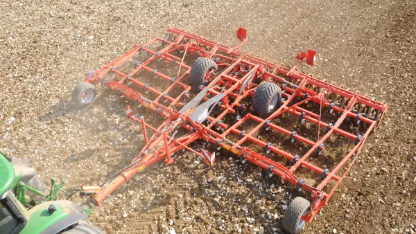 PROLANDER requiere poca potencia para adaptarse a todas las explotaciones agrícolas