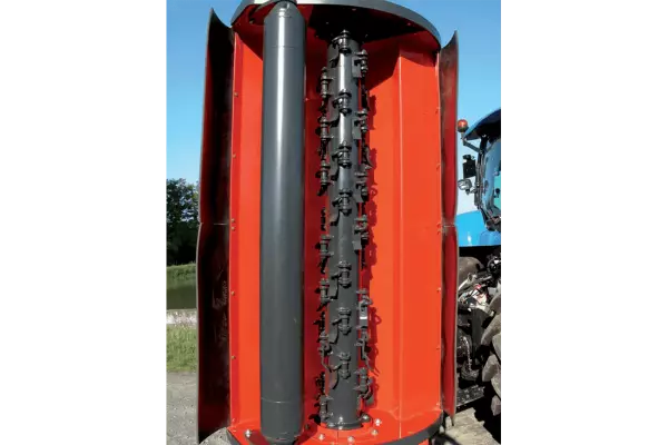 Rodillo palpador XTREM de serie en las segadoras para lindes SPRING-LONGER Serie 80