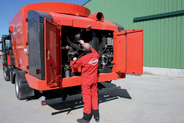 Vista estática del mezclador autopropulsado SPW INTENSE