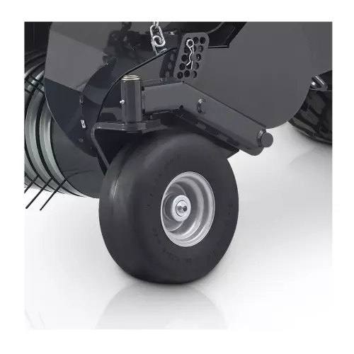 Las ruedas giratorias semineumáticas del pick-up permiten que el pick-up se adapte a condiciones cambiantes del terreno.