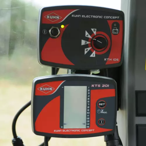 El selector KTH se utiliza para gestionar las funciones hidráulicas de la máquina. Simplifica el funcionamiento general y ofrece un trabajo cómodo desde la cabina.