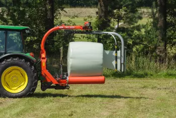 El diseño con suspensión en tres puntos sitúa el peso cerca del tractor.