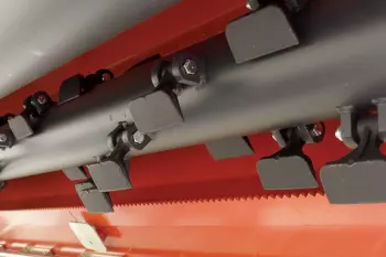 La disposición helicoidal de las herramientas asegura una trituración fina y de calidad