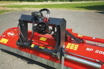 El diseño del marco de enganche es robusto para asegurar la durabilidad de la trituradora