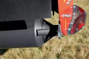 Disfruta de una trituración de excelente estructura, en particular con el rodillo de conteras desmontables de la trituradora BP 8300