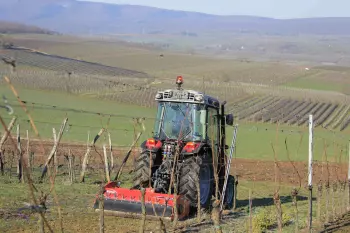 Gama BV serie 10, cuya trituradora BV 14 se adapta perfectamente a los viñedos
