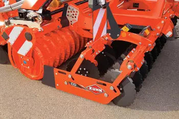 Bastan 10 minutos para adaptar la máquina CD 1000 en la sembradora combinada VENTA o SITERA gracias a unas piezas de adaptación patentadas.