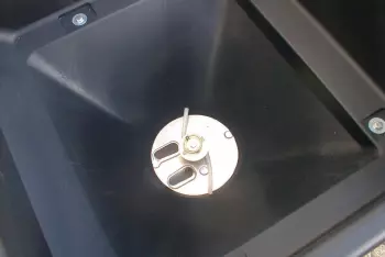 Agitador eficaz de la carretilla distribuidora polivalente K51 para sal, arena y abono