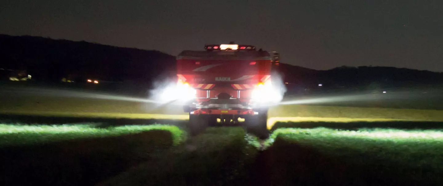 SpreadLight ilumina el abanico de distribución para trabajar de noche como si fuera de día