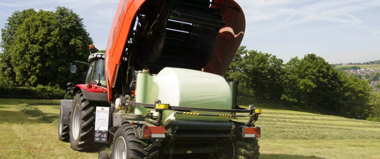 i-BIO+ envolviendo una paca en la cámara de pacas