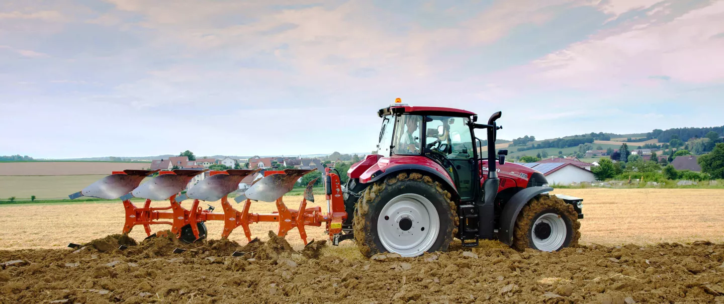 Con una baja necesidad de tracción, los arados MASTER 113 son adecuados para los tractores estándar del mercado.