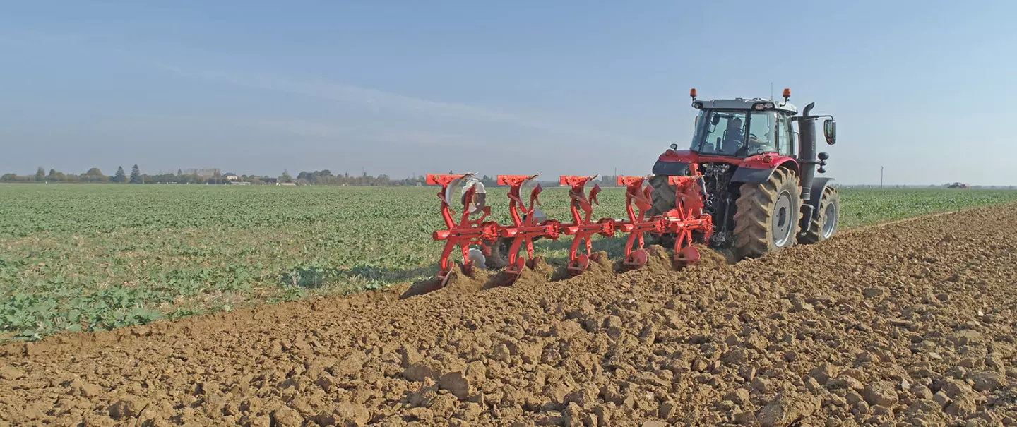 MASTER-123_Ploughing_at-work.jpg