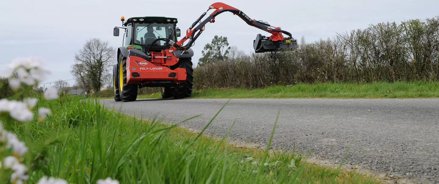 Aúna a la perfección el rendimiento y la economía con la segadora desbrozadora POLY-LONGER 5050 P de KUHN