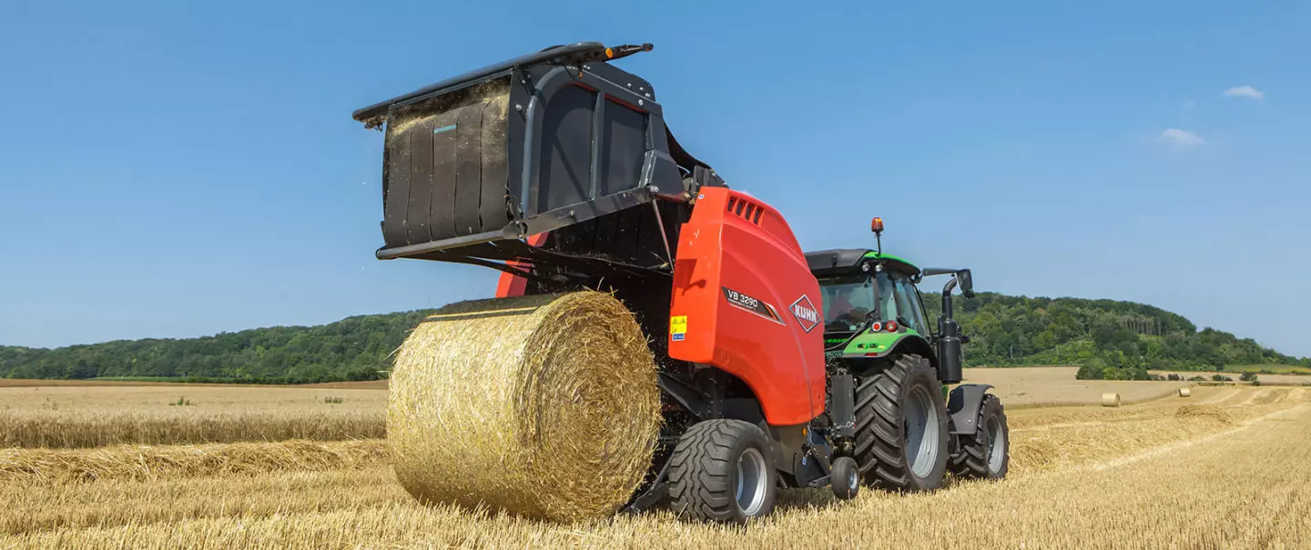 KUHN VB 3200 en el campo